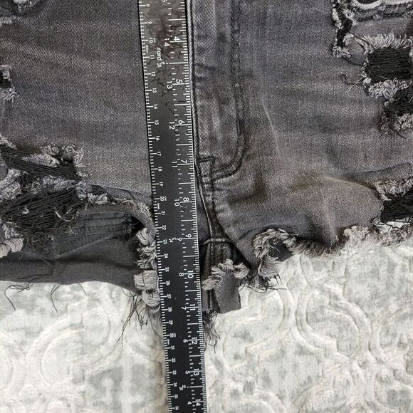 American Eagle Shorts Womens 6 Black Hi Rise Shortie Distressed Denim Cut Off - Picture 8 of 9